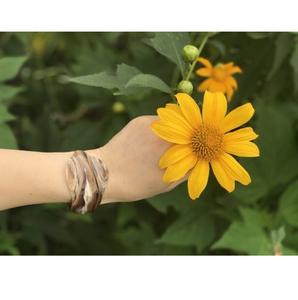 Auténticas pulseras de cuerno de búfalo, artesanía natural, joyería artesanal para mujer, diseño étnico atemporal y elegante para lucir. - Product Image 1