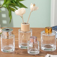 Diffuseur de parfum cylindrique rond personnalisable en verre – Élégant ornement de bureau pour la décoration de chambre et de salle de bain