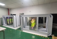 Layar Digital Signage OLED Tipe Lantai dengan Desain Panel Transparan untuk Showroom dan Aula Pameran