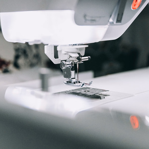 Kit de bande lumineuse LED pour <span class=keywords><strong>machine</strong></span> à coudre-6500K 18 LED avec gradateur tactile et éclairage lumineux sur port USB pour la couture - Product Image 5