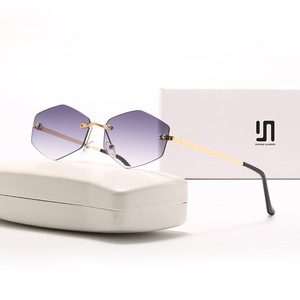 Gafas de Sol Dusha para Mujer, Forma de Diamante, Degradado, Sin Marco, Metal, Protección UV400, para Viajes, Conducir, Moda - Product Image 1