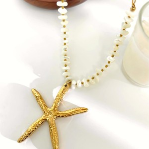 Collana Yf6575 in Acciaio Inox Placcato Oro 18k con Ciondolo Irregolare a Forma di Conchiglia, Stella Marina e Foglia di Loto con Perle Imitazione - Product Image 5