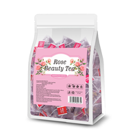 Thé aux dattes rouges, à la rose et au gingembre, un tonique traditionnel chinois à base de plantes, bénéfique pour la beauté et la revitalisation féminine