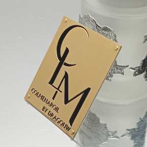 Étiquette de bouteille de vin en aluminium brossé de luxe, étiquette métallique personnalisée en relief pour spiritueux haut de gamme - Product Image 1