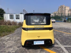 Auto Elettrica SUV Trade 3600W a 4 Ruote per Adulti, 3 Posti, Mini Auto Elettrica 45KM/H, Batteria al Piombo/Litio, Guida a Sinistra, Capacità 450kg - Product Image 2