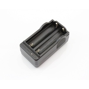 Cargador 18650 con Doble Ranura, Base de Carga para Baterías Estándar - Product Image 2