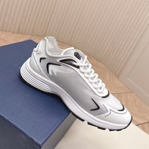 Chaussures de skate de luxe de la même marque et du même style avec sangle. Chaussures de sport classiques en maille élastique pour hommes - Product Image 3