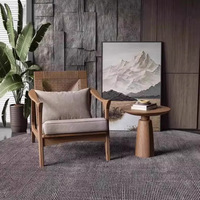 Fauteuil de lecture d'appoint Japandi en rotin tressé respirant avec dossier haut et coussin en tissu doux, en bois massif, avec accoudoirs courbés, pour balcon