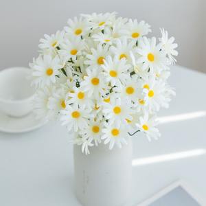 Bouquet de 50 chrysanthèmes artificiels en <span class=keywords><strong>bambou</strong></span> vert simulé, faits à la main, en tissu de soie, pour décoration intérieure, vente en gros - Product Image 1