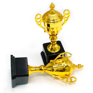 Trofeo de metal personalizado para competiciones deportivas, baloncesto, fútbol, premios estudiantiles, chapado en oro con base - Product Image 3