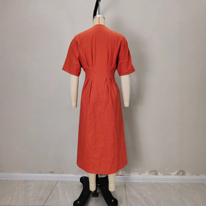 Elegante Abito Lungo Stile Francese <span class=keywords><strong>con</strong></span> Scollo a V, Maniche Corte, Bottoni Frontali, <span class=keywords><strong>Spacco</strong></span> Laterale, Vestibilità Ampia, Moda Estiva per Donne - Product Image 4