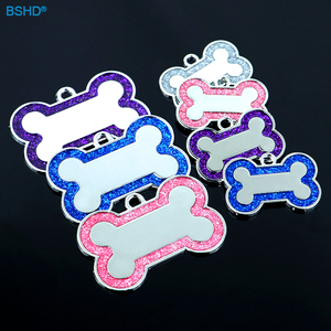 Vente en gros <span class=keywords><strong>de</strong></span> pendentifs personnalisés en forme <span class=keywords><strong>de</strong></span> patte, en métal doré brillant, étiquettes d'identification <span class=keywords><strong>pour</strong></span> animaux <span class=keywords><strong>de</strong></span> compagnie, étiquettes <span class=keywords><strong>de</strong></span> <span class=keywords><strong>nom</strong></span> <span class=keywords><strong>pour</strong></span> chien avec paillettes <span class=keywords><strong>pour</strong></span> gravure - Product Image 3