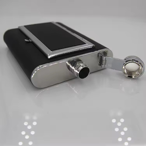 Porte-<span class=keywords><strong>bouteille</strong></span> d'<span class=keywords><strong>alcool</strong></span> en acier inoxydable enveloppé de cuir avec étui à cigares intégré et ensemble d'entonnoirs pour homme et femme - Product Image 5