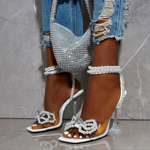 Nuevas Sandalias Formales con Tacón Transparente, Adornadas con Perlas, Pedrería y Lazo - Product Image 1