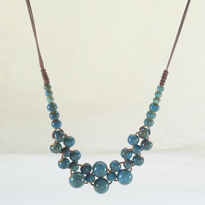 Collar con colgante de cerámica y cuentas estilo bohemio, accesorio de ropa para mujer, cadena de eslabones colorida y moderna, joyería decorativa de diseño exclusivo. - Product Image 6