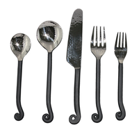 Couverts en laiton en acier inoxydable de haute qualité ensemble de couverts en miroir pour les mariages, le dîner et le déjeuner-comprend une fourchette à cuillère à soupe sans danger pour les aliments