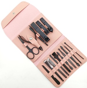 <span class=keywords><strong>Set</strong></span> <span class=keywords><strong>de</strong></span> <span class=keywords><strong>Manicura</strong></span> <span class=keywords><strong>y</strong></span> <span class=keywords><strong>Pedicura</strong></span> <span class=keywords><strong>de</strong></span> 16 Piezas <span class=keywords><strong>de</strong></span> Acero Inoxidable en Estuche <span class=keywords><strong>de</strong></span> Cuero Suave para Cuidado Personal, Regalo <span class=keywords><strong>y</strong></span> Obsequio - Product Image 3