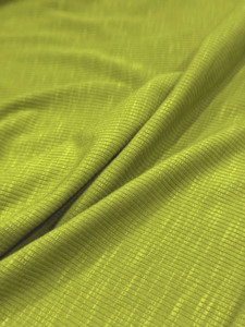 قماش ريب محبوك من الرايون/الفسكوز بوزن 260 جرام/متر مربع بألوان عصرية، ذو ملمس يشبه الخيزران، مرن وقابل للتنفس، مناسب للأزياء الصيفية - Product Image 4