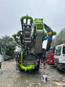 Bomba de Concreto Montada en Camión Zoomlion Diésel Usada de Alta Calidad 2020, 62m, con Motor de 120/180m/h sobre Chasis Benz - Product Image 5