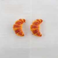 Gesimuleerde croissant speelgoed DIY crèmelijm hars accessoires, haaraccessoires, hangers, decoraties, koelkastmagneten