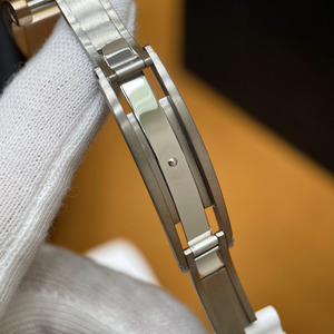 Quand et où que vous soyez, cette montre peut ajouter une touche de charme à votre style, vous rendant unique. Montre mécanique. - Product Image 5
