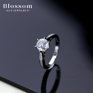 Anello di Fidanzamento e Matrimonio Blossom CS Jewelry in Argento Sterling 925 Placcato Platino con 6 Punte CZ, Classico Solitario Senza Tempo - Product Image 1