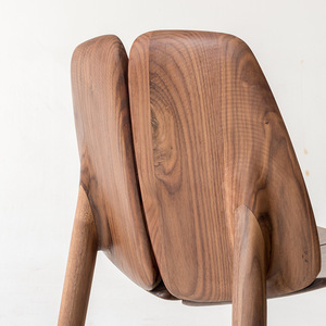 Silla de Comedor de Madera Maciza de Estilo Nórdico Minimalista Tongchongzhe, Silla de Estudio de Fresno Blanco/Nogal Negro con Diseño de Pétalo - Product Image 2