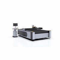 Machine de découpe industrielle CNC à couteau vibrant avec table à vide zonée pour matériaux composites de tapis de sol et housses de siège automobiles