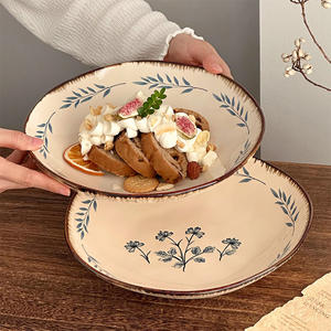 Assiettes de présentation en céramique peintes à la main, esthétiques, marron foncé, vintage, décoration de table, assiettes de présentation gastronomiques pour événements - Product Image 2