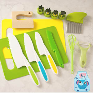 Lot de 13 ustensiles de cuisine en plastique pour enfants, ensemble de couteaux et planches à découper pour jeux d'enfants, emporte-pièces à sandwich - Product Image 2