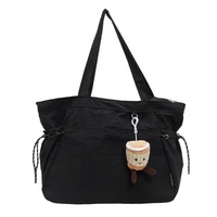Sac fourre-tout léger en nylon pour femme avec poche latérale à cordon, grande capacité, sac à bandoulière avec pendentif en peluche, sac à main décontracté pour le travail
