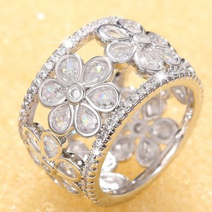 Anello Vintage Francese Traforato a Fiore e Fiocco di Neve per Donne, Stile Regale, Elegante Accessorio per Uso Quotidiano - Product Image 1