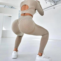 Ensemble de yoga deux pièces côtelé sans couture pour femme : Crop top respirant à manches longues et legging de sport taille haute avec soutien-gorge de sport intégré