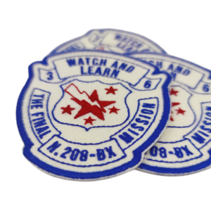 Badge brodé personnalisé en gros à thermocoller pour vêtements - Product Image 3