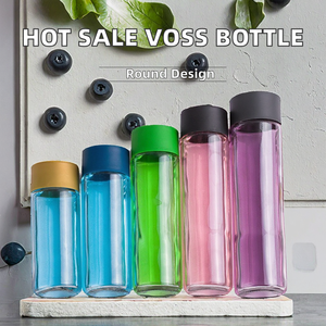 Bouteille d'eau en verre Voss ronde et fine avec bouchon à vis 300 ml, sérigraphiée – Offre Spéciale - Product Image 2