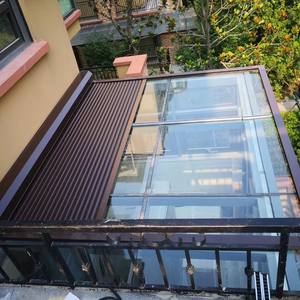 Toldos laterales retráctiles automáticos para exteriores modernos Toldos de puerta de persiana <span class=keywords><strong>enrollable</strong></span> de aleación de aluminio Ventanas de tragaluz de formato eléctrico - Product Image 1