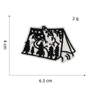 Nuevo Parche Termoadhesivo Bordado Serie Negra con Diseños de Perro, Gato, Torre, Sombrero, Coco, Árbol y Ballena para Decoración y Regalo - Product Image 6