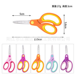 Tijeras para niños Yangjiang para mano izquierda, punta roma de 5,5 pulgadas, cabeza redonda de seguridad para uso doméstico, rosa y azul - Product Image 2