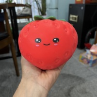 Jouet Squishy Géant Fraise de 15 cm, Extensible et Mignon, en TPR Souple, Jouet Sensoriel Anti-Stress pour Enfants et Adultes – Expédition depuis l'entrepôt américain