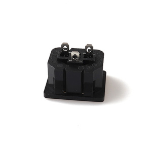 <span class=keywords><strong>Prise</strong></span> de <span class=keywords><strong>courant</strong></span> industrielle LZ-F-2 C13 3P 10A à 1 sortie avec <span class=keywords><strong>prise</strong></span> et fiche CA à encliquetage - Product Image 1