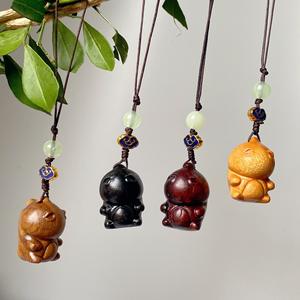 พวงกุญแจไม้จันทน์หอมสี<span class=keywords><strong>เขียว</strong></span> 100 ชิ้น รูปหมี กวาง มังกร แมว สุนัข กระต่าย พร้อมจี้ห้อย สำหรับกระเป๋าและโทรศัพท์มือถือ ขายส่ง เสริมโชคลาภ - Product Image 1