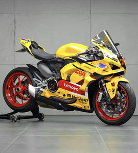 Moto d'occasion <span class=keywords><strong>Ducati</strong></span> V2 blanche, moto <span class=keywords><strong>sportive</strong></span>, modèle <span class=keywords><strong>2021</strong></span>, originale - Product Image 2