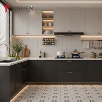 Meubles de cuisine modernes de luxe sur mesure avec finition bois et plan de travail en pierre frittée, armoires de style européen haut de gamme pour villa