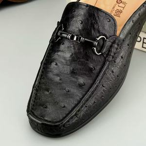 รองเท้าแตะผู้ชายหนังนกกระจอกเทศนำเข้าจากแอฟริกาใต้ 100% รองเท้าลำลองหนังแท้ - Product Image 1