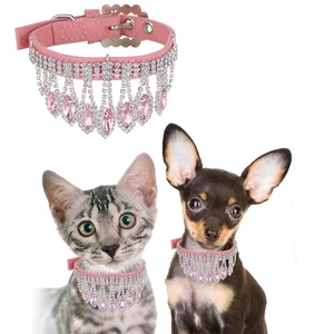 <span class=keywords><strong>Collare</strong></span> e Guinzaglio per Animali Domestici con Strass, in Pelle Artificiale con Motivo Floreale, per Cani e Gatti di Piccola e Media Taglia - Product Image 1