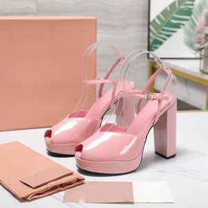 รองเท้าส้นสูงดีไซน์เซ็กซี่สำหรับฤดูหนาว สวมใส่สบาย กันลื่น คุณภาพสูง สไตล์วัยรุ่น - Product Image 1