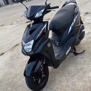 Yamaha <span class=keywords><strong>Cygnus</strong></span> 125 Comfort Edition - Design Orientato al Comfort, Motore 125cc, EFI e Ammortizzatori Posteriori Regolabili - Product Image 3