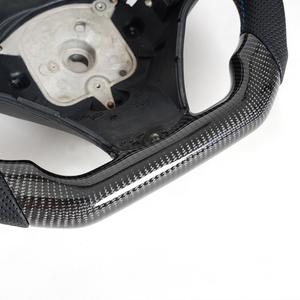 Volante in Fibra di Carbonio di Alta Qualità per <span class=keywords><strong>BMW</strong></span> Serie <span class=keywords><strong>E</strong></span>, Serie 1, Serie 3, X1, <span class=keywords><strong>X5</strong></span>, X6, E70, E71, E84, E87, E90 - Product Image 4