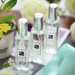 French Niche <span class=keywords><strong>Eau</strong></span> <span class=keywords><strong>De</strong></span> <span class=keywords><strong>Toilette</strong></span> Femme Blue Wind Bell Pamplemousse Floral Scent Tone-Setting Parfum pour la diffusion en direct transfrontalière - Product Image 2