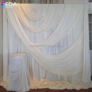 ฉากหลังผ้าสีขาวเรียบหรูสำหรับงานแต่งงานในร่ม LEDA พร้อมผ้าประดับตกแต่ง - Product Image 2
